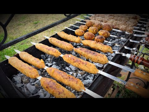 Видео: Лучший Гарнир к Шашлыку. Картофель на мангале. Люля кебаб из картошки.