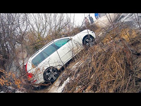 Видео: МАССОВЫЙ БОЙ МАШИН! РАЗБИЛИ два TOYOTA PRADO во время OFFROAD заездов