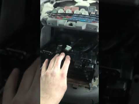 Видео: Разбор панели Тойота Превия/Эстима