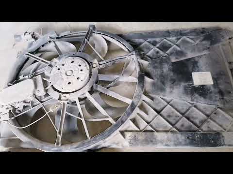 Видео: Mazda3 Замена Радиатора, Без Лишнего Разбора...