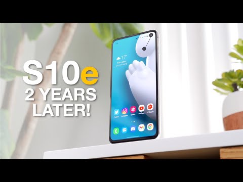 Видео: Samsung Galaxy S10e: ПОКУПАТЬ или ИЗБЕГАТЬ?