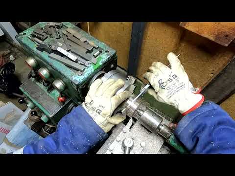 Видео: Изготовление поршня для паровой машины на токарном станке ТВ-4.