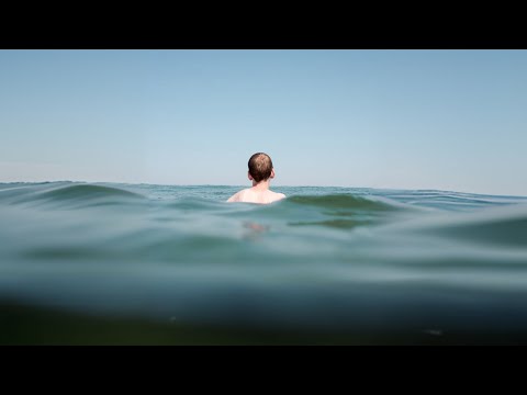 Видео: Как мужик 3 дня в океане один плыл