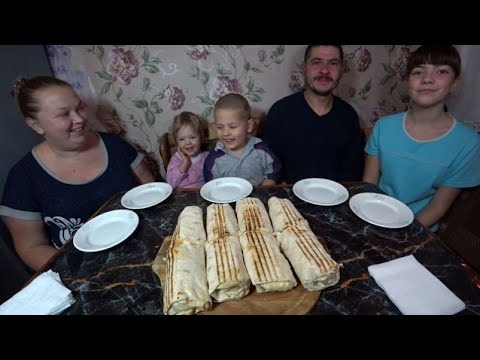 Видео: мукбанг... я снова хочу шаурмы