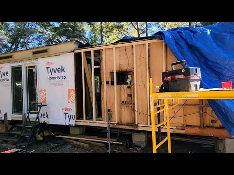 Видео: Ремонт Мобильного Дома Процесс Ремонта Стены