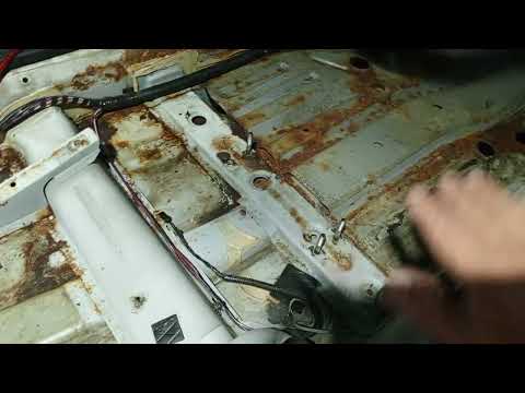 Видео: Приора 2012 г. Пол, днище, начало ремонта. Не все так страшно 😁. Почему гниет?