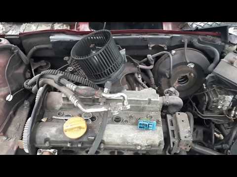 Видео: Стяние мотора отопителя Opel vectra B