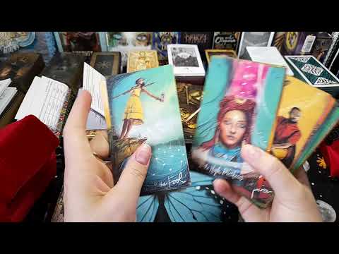 Видео: Моя коллекция таро. Обзор на все мои колоды #обзортаро #гадание #tarot #таро