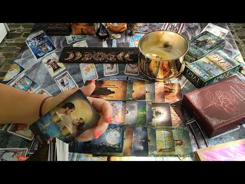 Видео: ❤️ Любовно Таро ❤️ Разговор с душата на любим човек 🧘🥰🍀