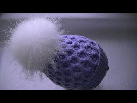 Видео: Вяжем шапку узором соты