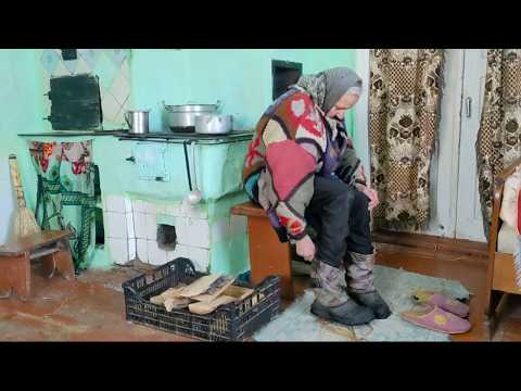 Видео: Одинокая, трудная жизнь 93-летней женщины в горах зимой, Вдали от Цивилизации.