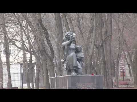 Видео: Ростов-на-Дону. Театральная Площадь. Ничего почти не изменилось за 30 лет. 30 января 2023 года.