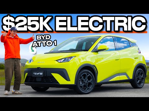 Видео: Первый австралийский тест-драйв самого дешёвого нового электромобиля! (Обзор BYD Atto 1/Dolphin S...