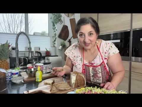 Видео: СЕНСАЦИОННЫЙ САЛАТ ИЗ СЕЛЬДИ | Вкусно быстро и очень полезно❤️Элина 