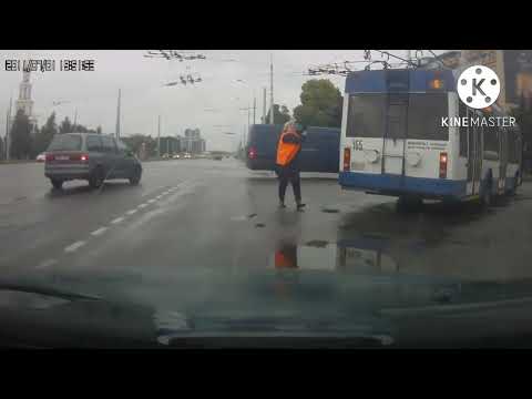 Видео: БРЕСТ. ПОДБОРКА ТРОЛЛЕЙБУСОВ, СЛЕТЕВШИЕ С ПРОВОДОВ