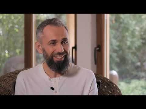 Видео: Интервью Фильм Мастер Пранава - Спонтанность и Счастье в Боге - Свет Проливается на Всех