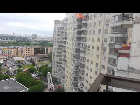 Видео: Пожар в москве, улица Привольная. 22.06.2013