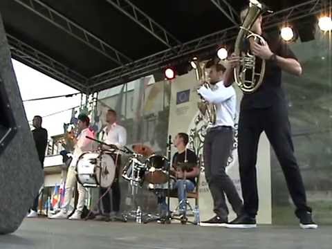 Видео: Виво Монтана в Троян по време на Български фестивал на сливата, 2016