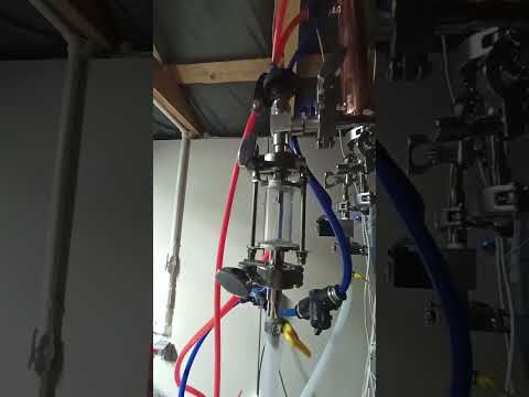 Видео: Modern moonshine distiller from Russia. ПВК + МЦ + узел отбора + холодильник Димрота