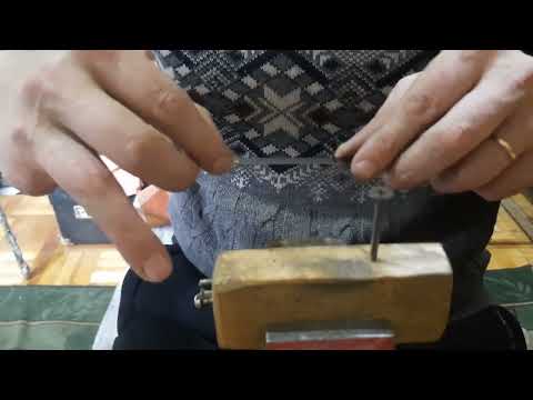 Видео: Наклёпка басового голоса на цельную планку.