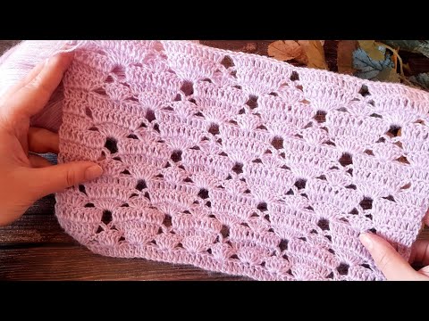 Видео: Вяжем теплый узор из веерков крючком. (N 122)