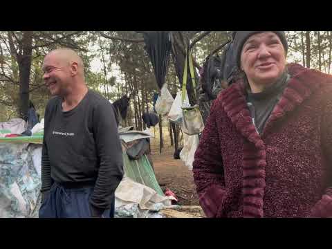 Видео: История семьи со свалки. Мусорщик Лена и Денис