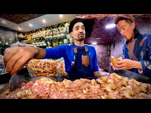 Видео: строгий тур по уличной еде в марокко 🇲🇦 сэндвич с коровьей головой + верблюжий бургер в медине Феса