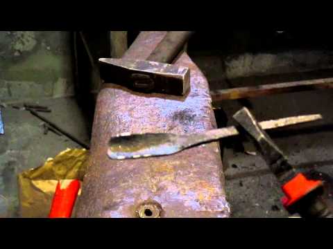 Видео: Ковка полукруглой стамески из напильника