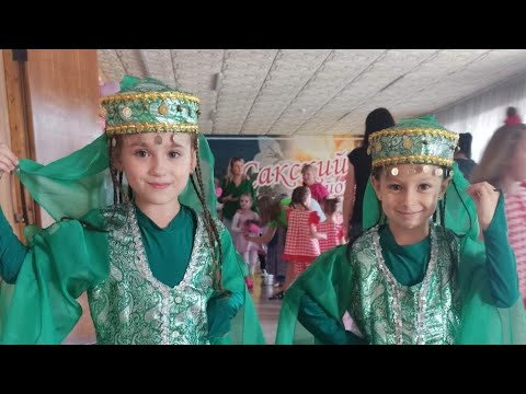 Видео: Выступление дочки. Танец Бухара. Очень красивое мероприятие посвящённое выпускникам студии.