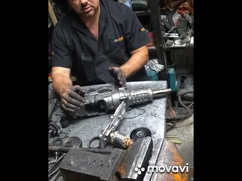 Видео: Makita HR 5201C полная сборка с нуля . Все узлы воедино , недорого вернули жизнь перфоратору .