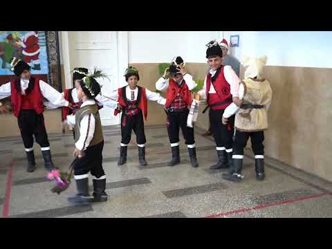 Видео: Коледарски буенек !!! ОУ,,Св.Св. Кирил и Методий'' гр. Стралджа