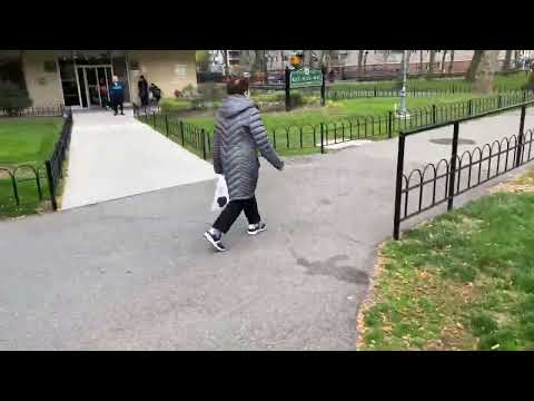 Видео: Хесус стримит IRL на Хэллоуин в США (с чатом будет позже)