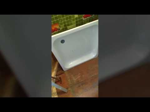 Видео: Как установить металлический подон?
