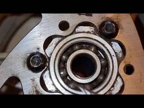 Видео: Замена подшипника на электросамокате kugoo м5 после 6500км