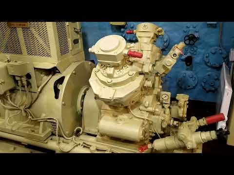 Видео: подводная  лодка  Б  - 440  на  мелкой  речке в г.  Вытегра