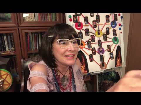 Видео: КАКИЕ ВОПРОСЫ ЗАДАВАТЬ ТАРО НЕЖЕЛАТЕЛЬНО?