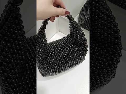 Видео: Иногда думаю, что из бусин можно сделать любую модель #beads #beadedbag