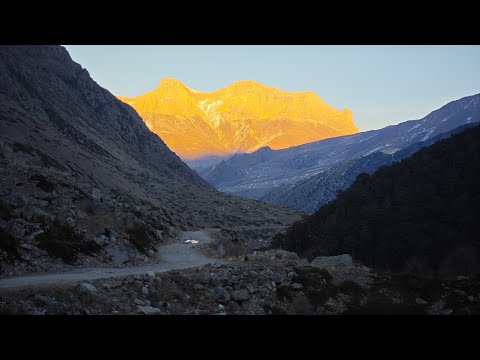 Видео: В горы на ТАНКЕ! Водопад Семейные Тайны, гора Тихтенген.