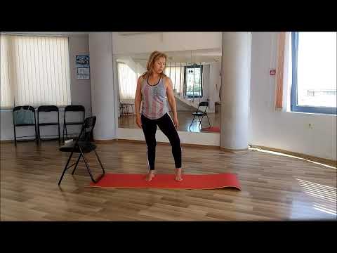 Видео: Утренняя стретчинг-зарядка / Для женщин 45+