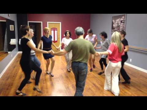 Видео: Ситно влашко хоро