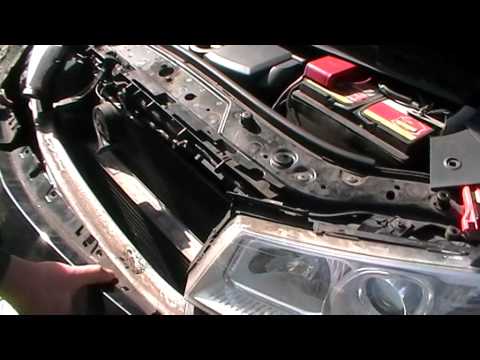 Видео: Renault Megane II - Снятие бампера и фары - Stossdämpfer, Scheinwerfer