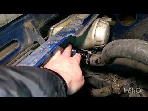 Видео: ИЖ - 2126 "Ода", замена радиатора охлаждения.