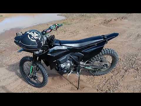 Видео: Покраска эндуро мотоцикла , максималка на трассе. как покрасить пластик из баллончика.