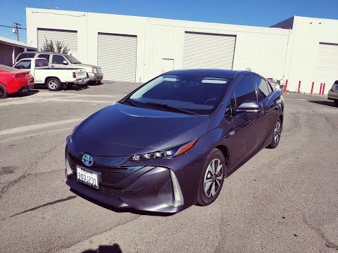 Видео: Тойота Приус Прайм  Восстановление после аукциона  Toyota Prius Prime recovery after accident