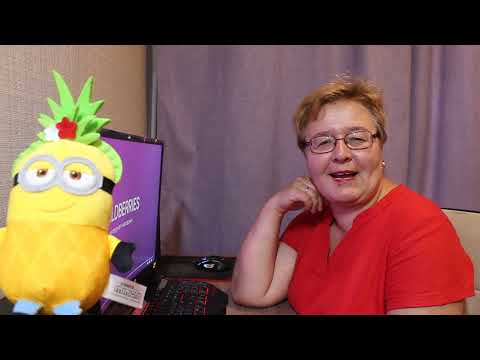 Видео: РЕАКЦИЯ МАМЫ НА [DEAD BLONDE – Мальчик на девятке (Премьера клипа, 2021)]