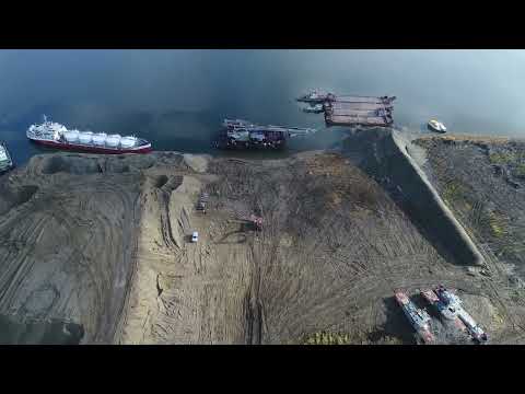 Видео: Подъем Плавкрана ГАНЦ на зимний ремонт на пневматических ролик-мешках