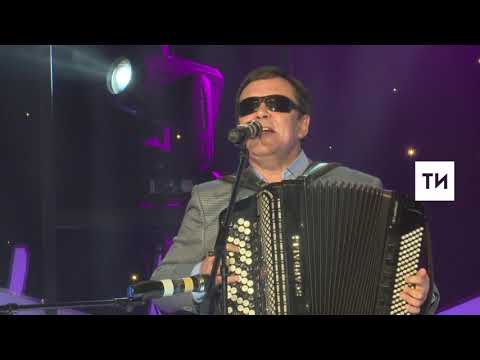 Видео: Закир Шаһбан “Кайда, син гармун?” җырын башкара