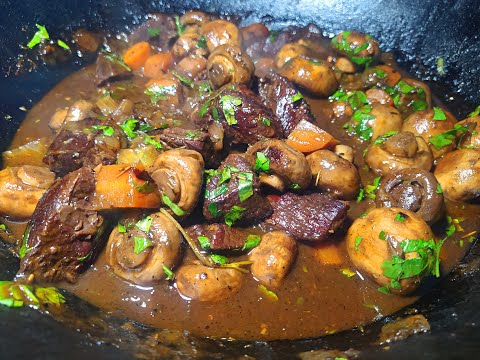 Видео: Говядина по БУРГУНДСКИ, Французское сельское блюдо из доступных ингредиентов.