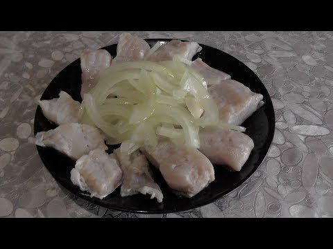 Видео: Сегодня приготовим маринованного толстолобика с маслом, уксусом и луком, видео рецепт