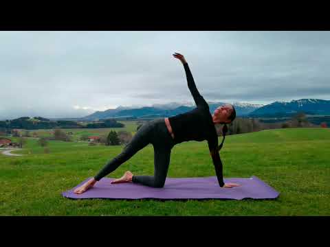 Видео: йога при болях в спине